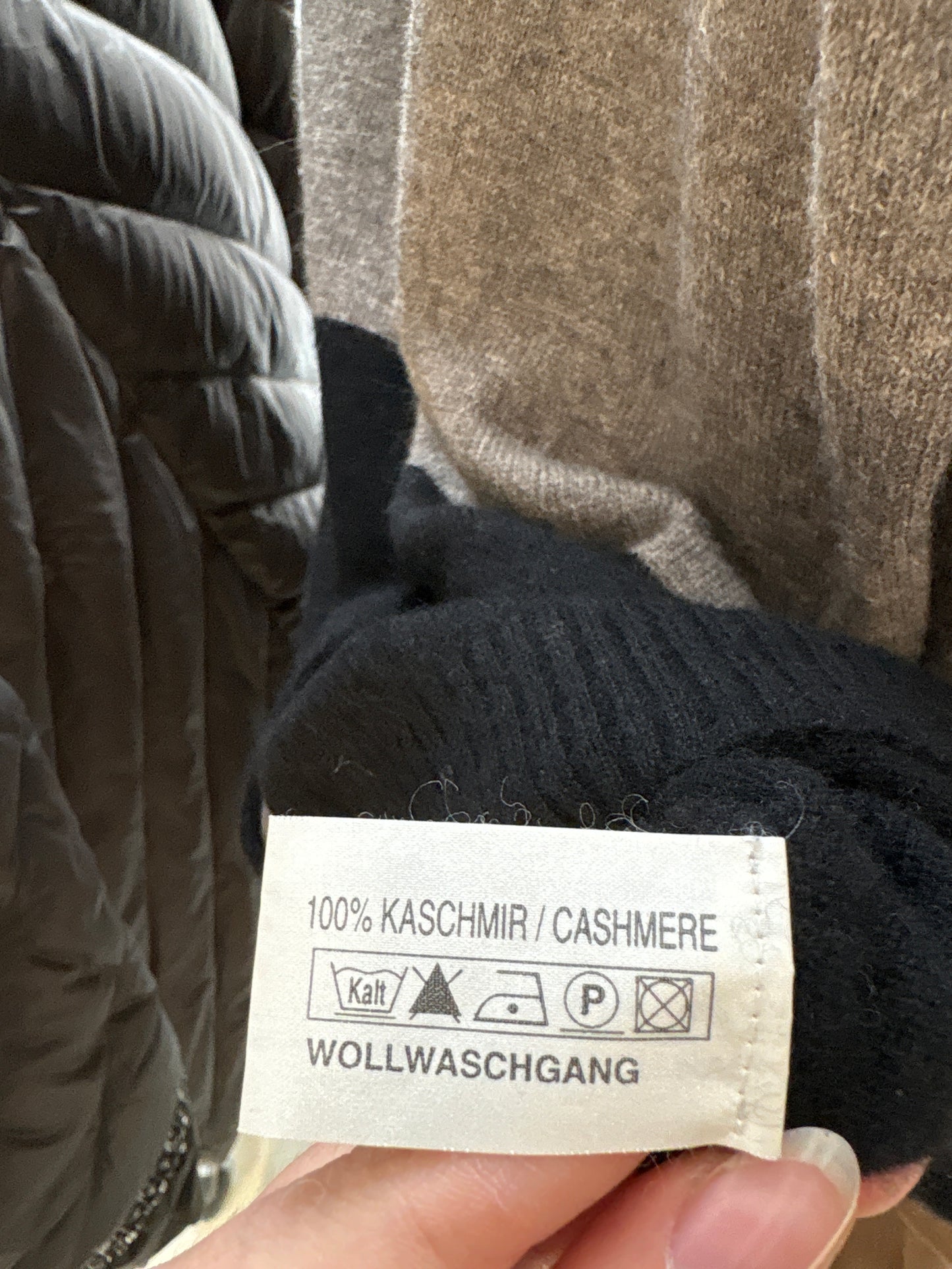 Cardigan colorblock din cașmir multiply in culori neutre