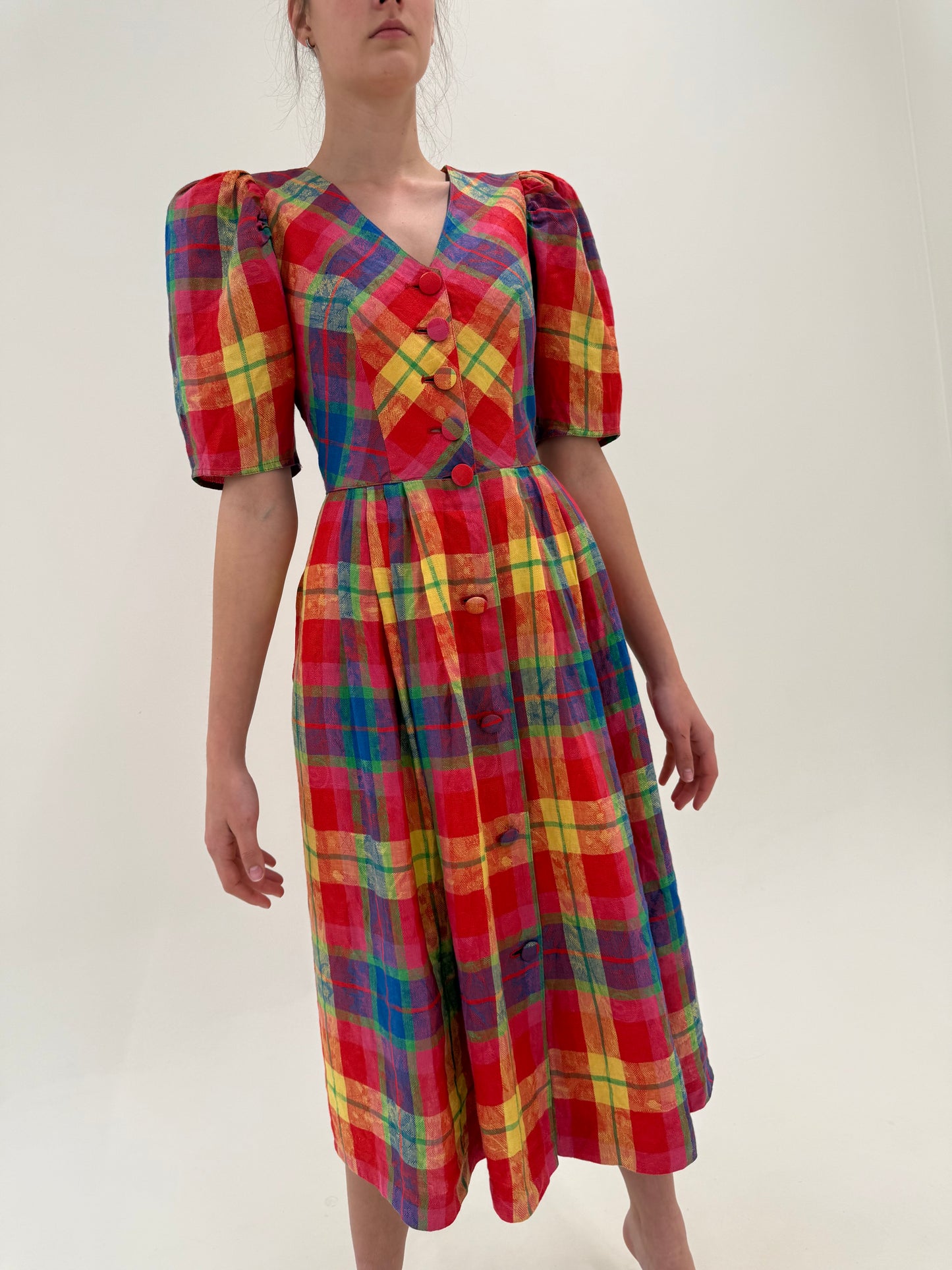 Rochie vintage cu corsaj din pânză excepțională de in în culori tari