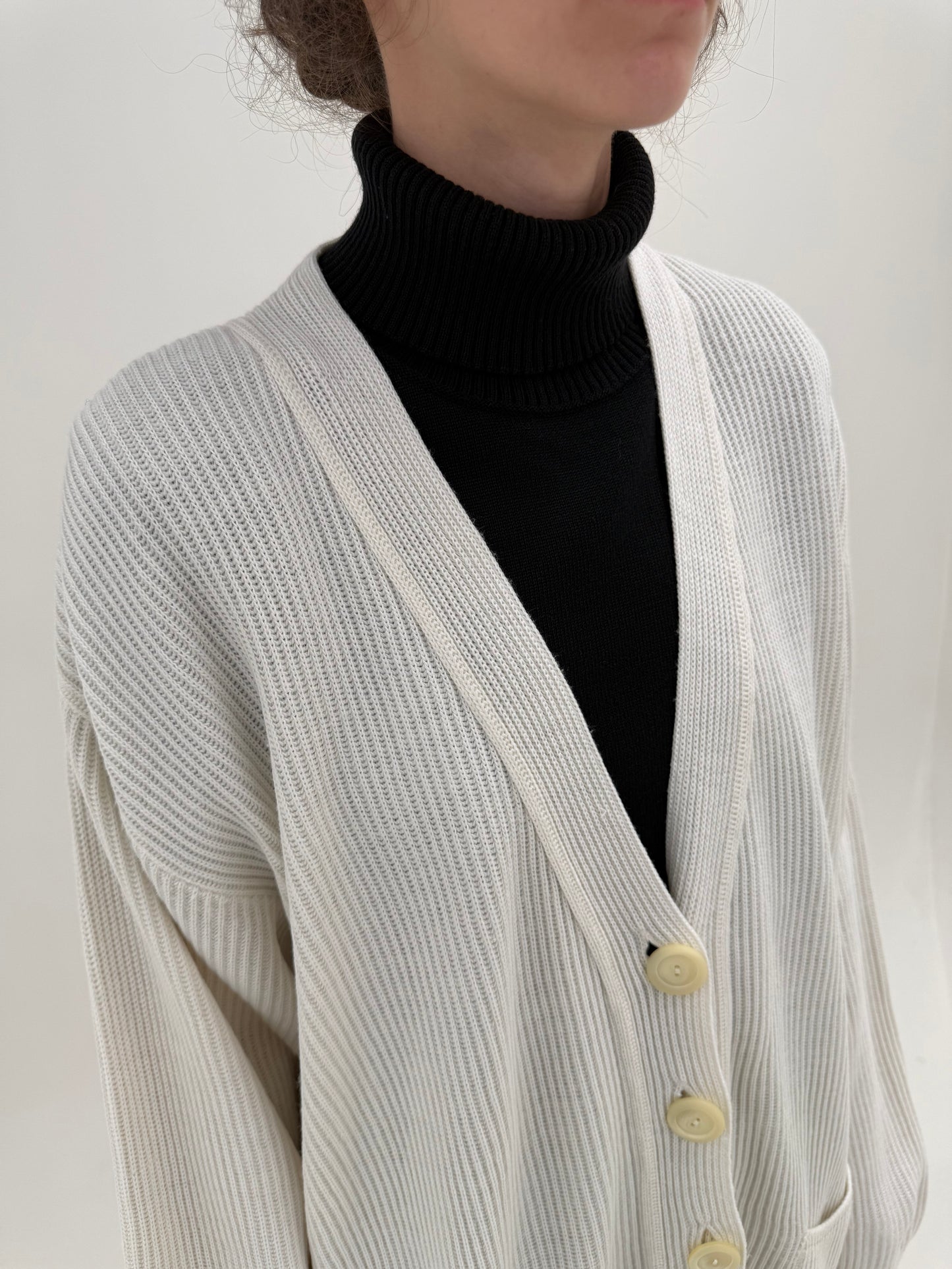 Cardigan lung butter white din lana extrafina ribbed