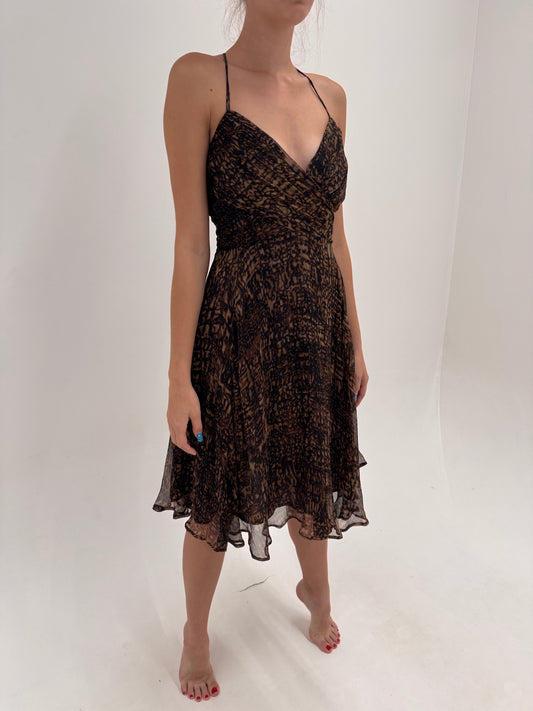 Rochie animal print din mătase naturală cu decupaj la spate în croi de ani 50 reinterpretat
