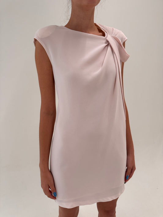 Rochie Max Mara powder pink din crep în croi minimalist chic specific brandului