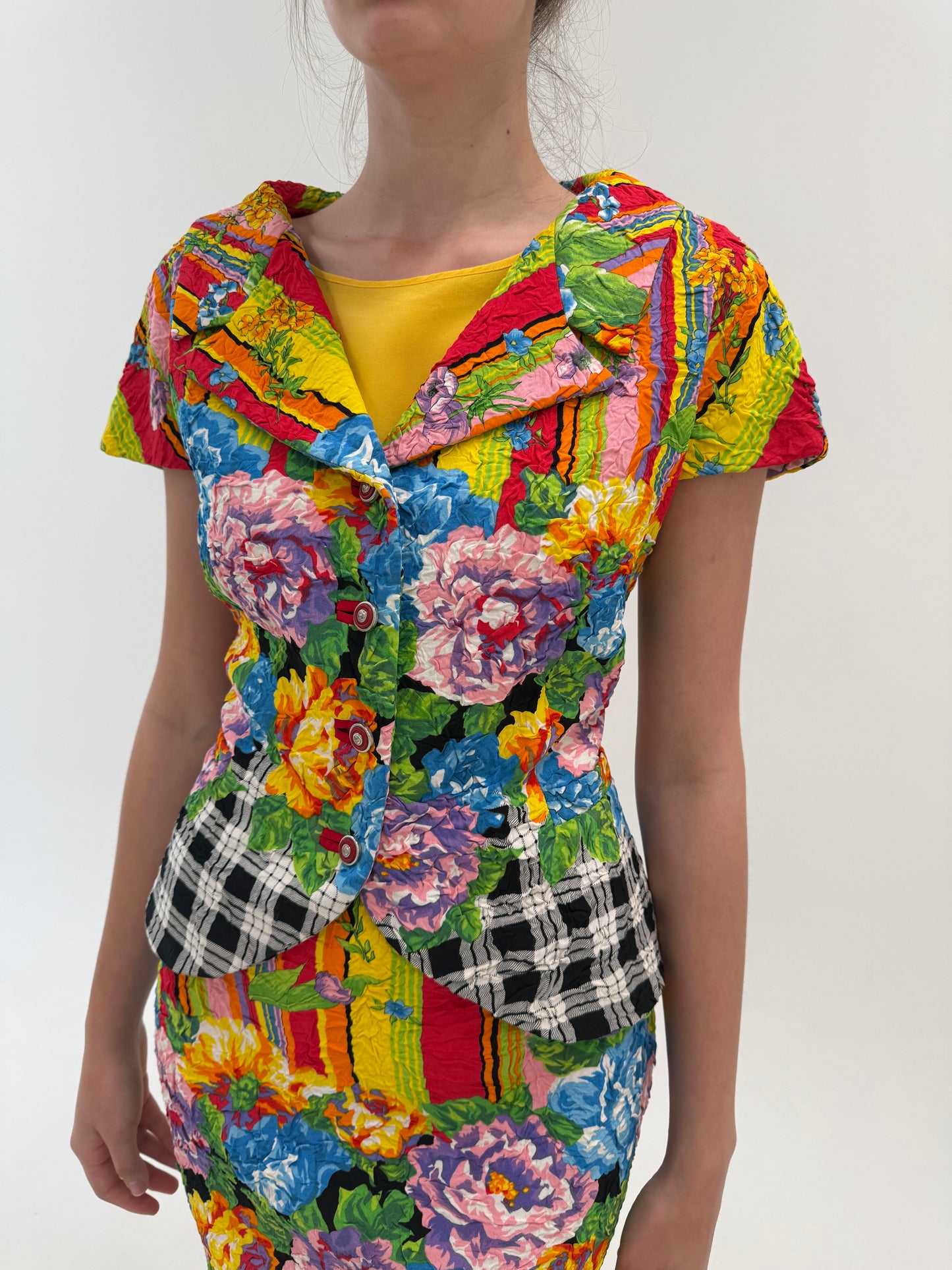 Costum luxury vintage Versace anii 90 din țesătură cu mătase naturală și culori tari