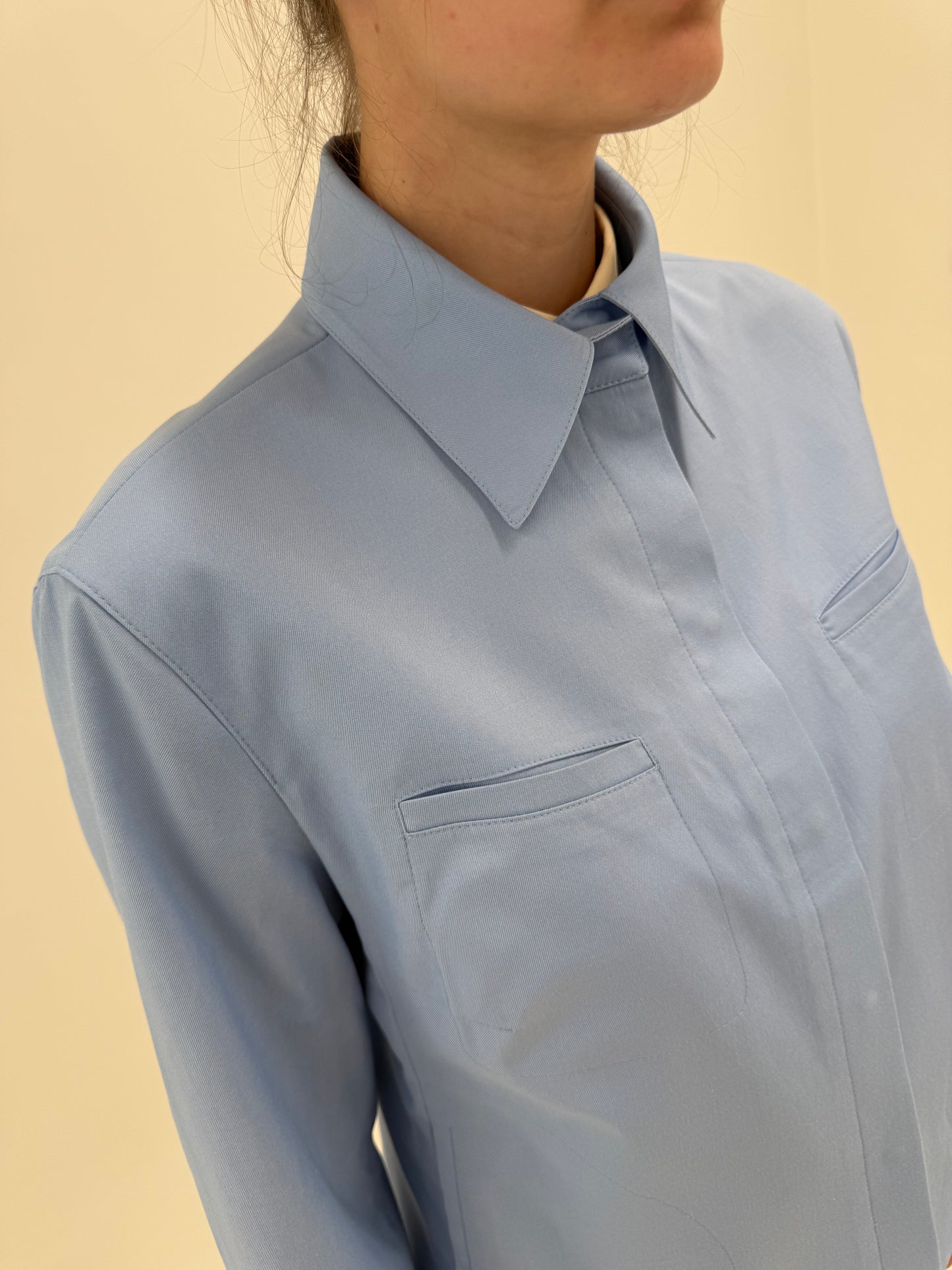 Jacheta petite baby blue din bumbac premium în croi actual