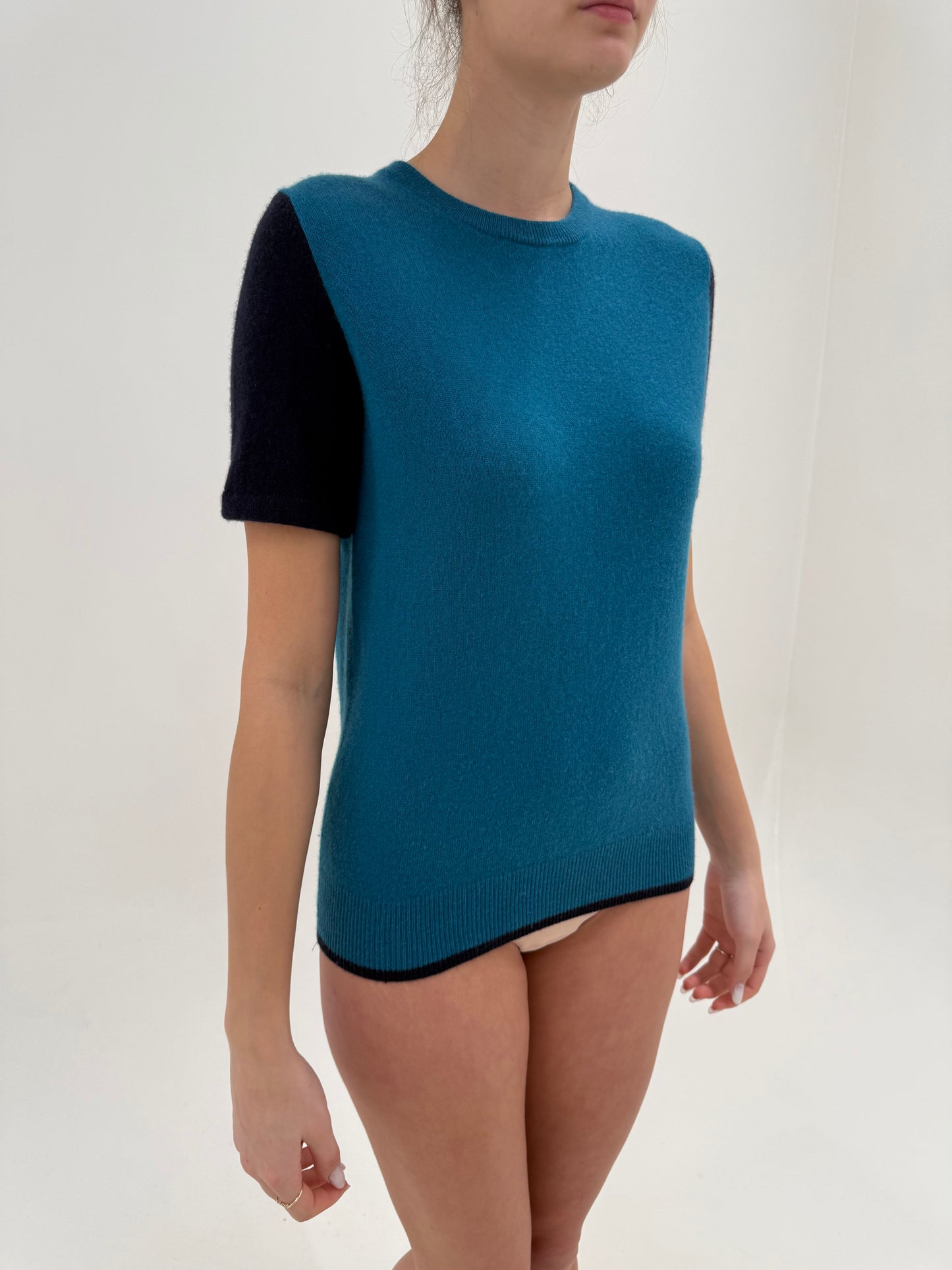 Top din cașmir colorblock crew neck