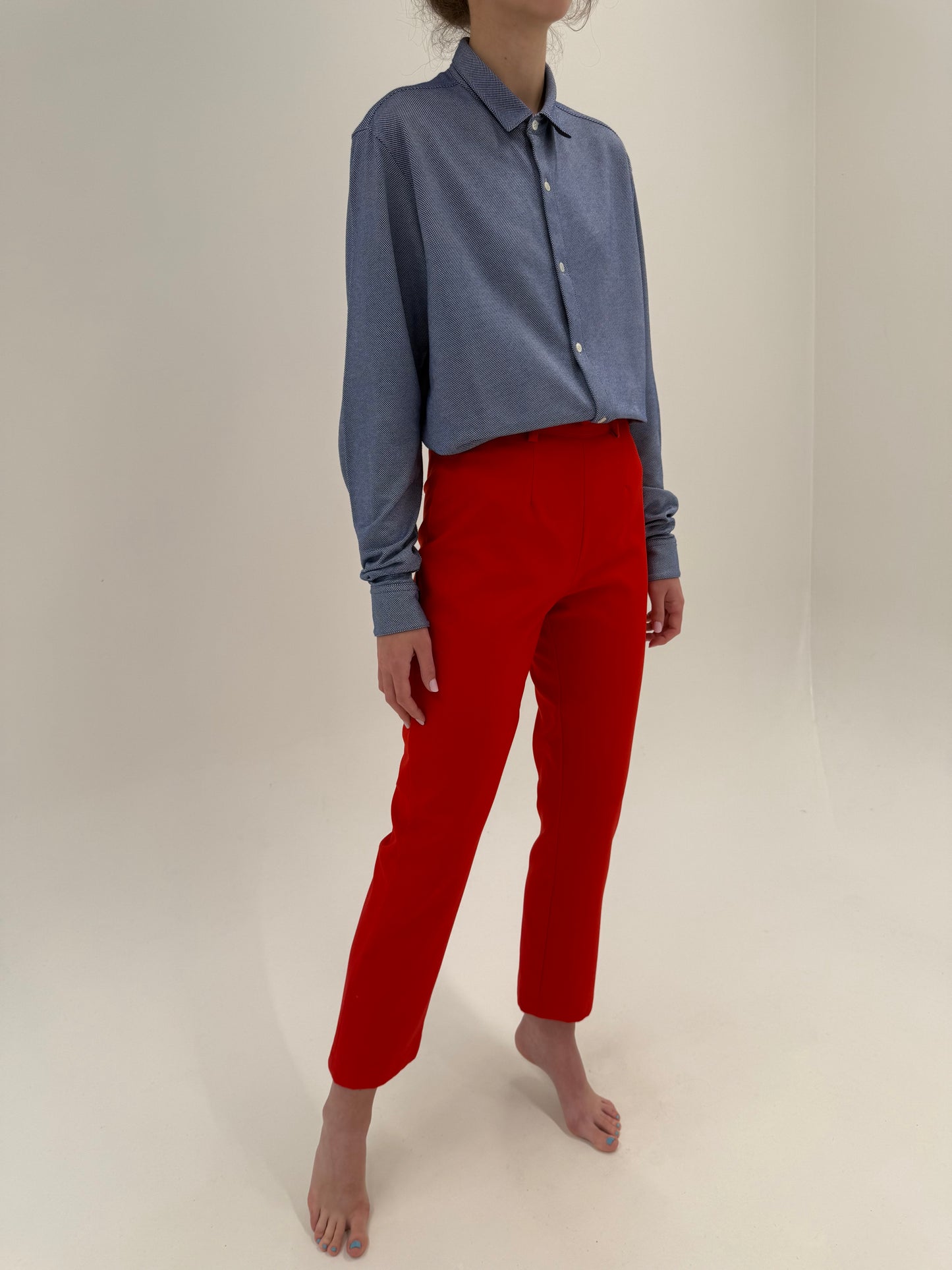 Pantaloni cherry red cu talie ultra înaltă marcată din lana extrafina