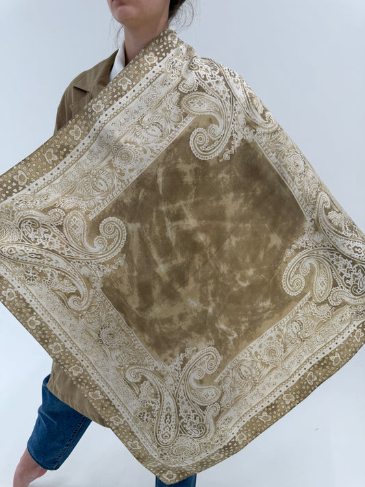 Eșarfă din mătase naturală cu print paisley