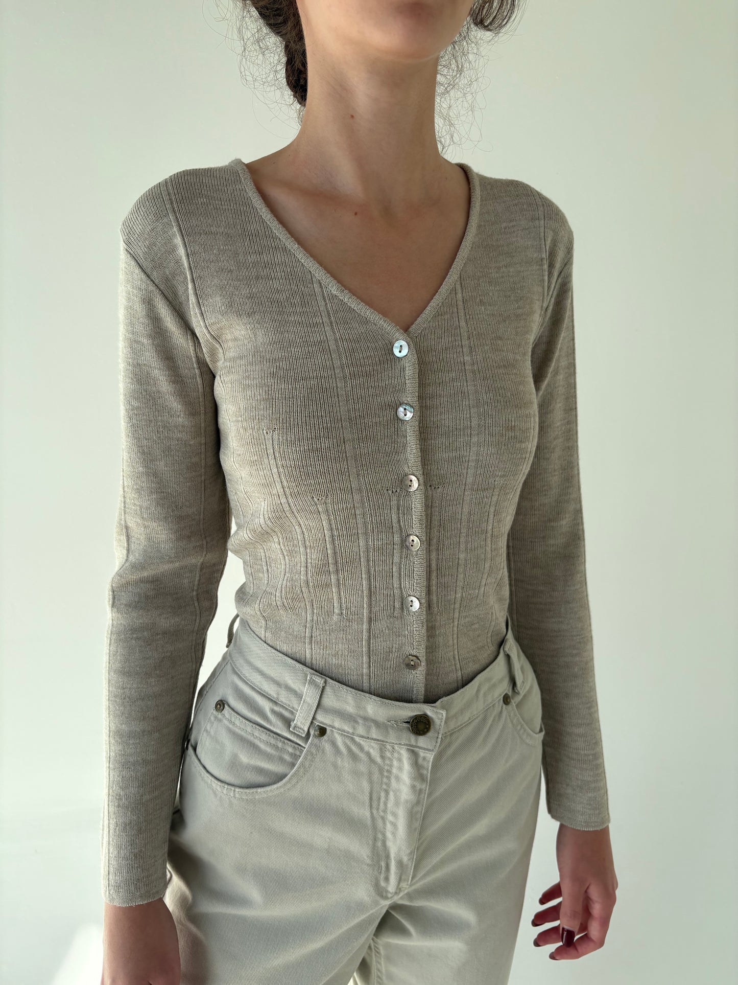 Cardigan light nude italian din lana merino extrafina