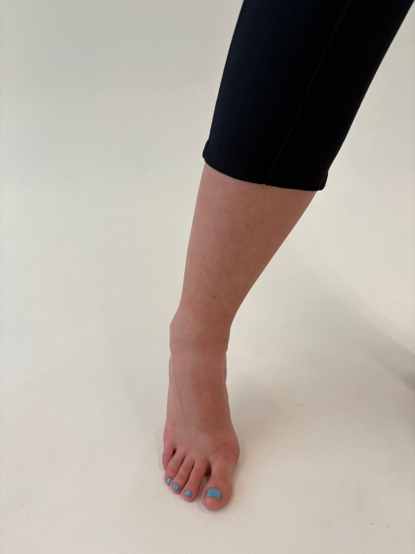 Pantaloni Navy țigaretă petite cu talie ultra înaltă din mix de lana extrafina