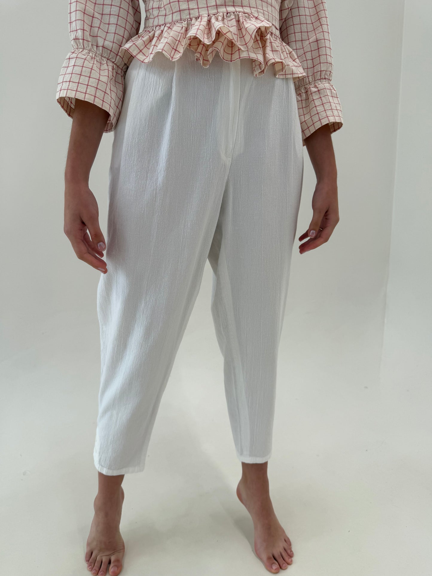 Pantaloni din pânză de bumbac cu talie ultra înaltă si solduri generoase