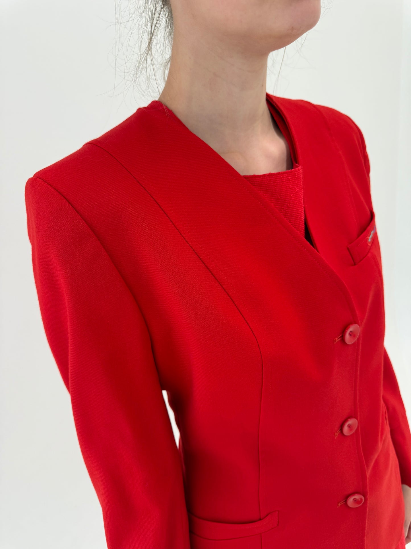 Sacou roșu italian în croi minimalist ușor cambrat din stofita lightweight