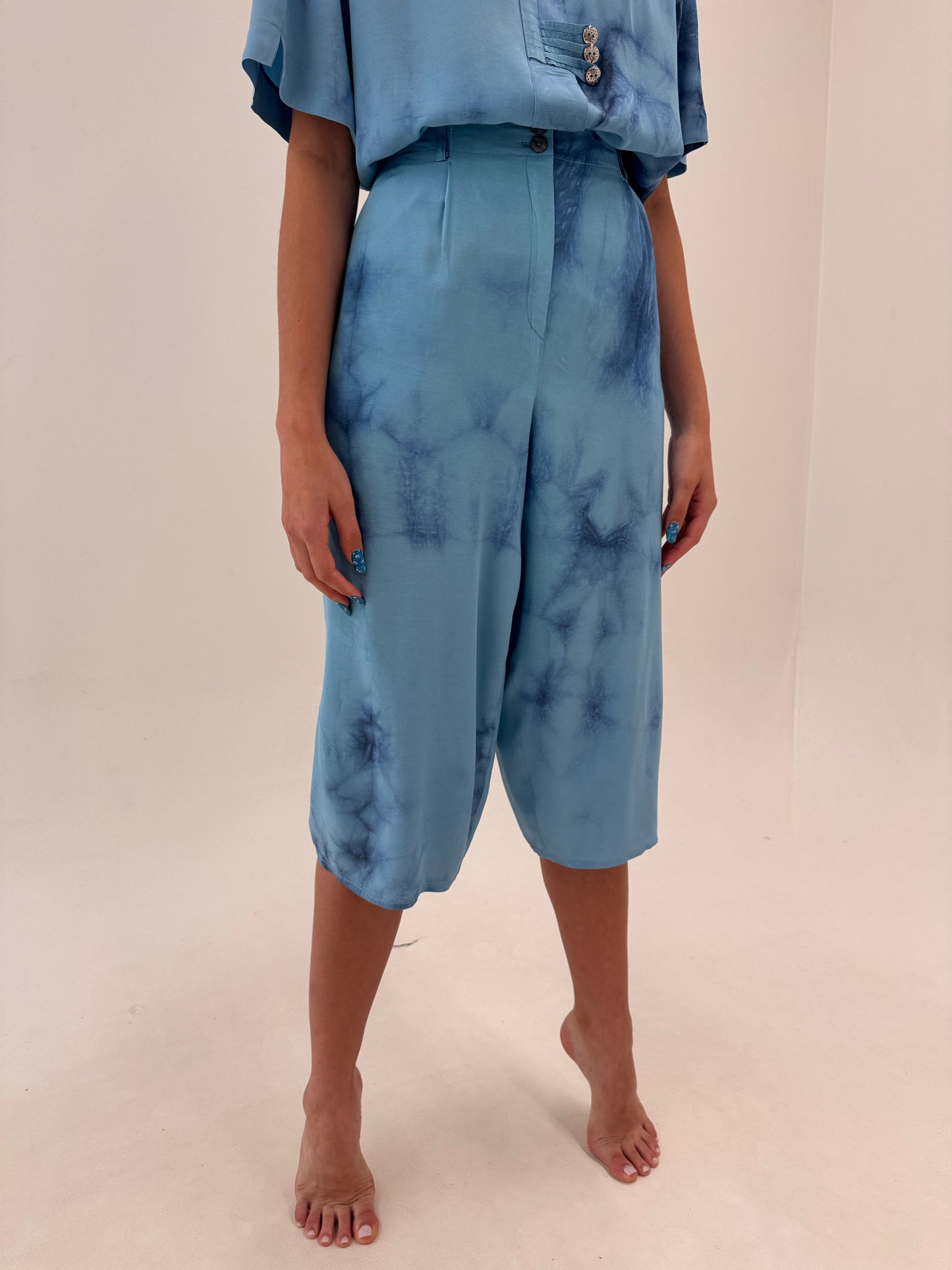 Set super vaporos baby blue cu print manual tye-and-dye și culottes