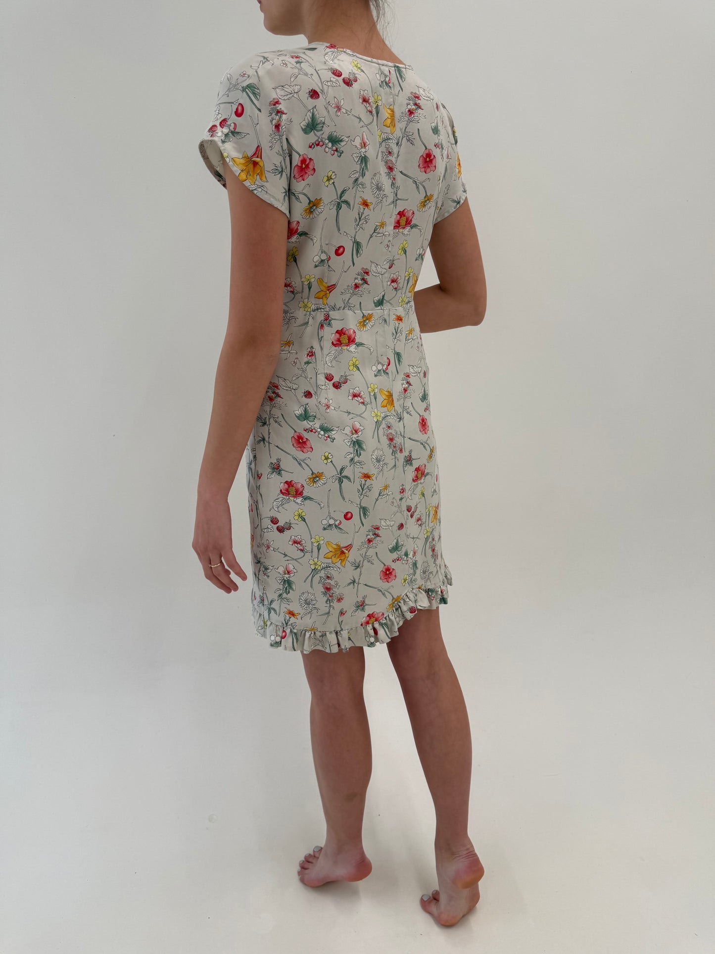 Rochie din mătase naturală cu talie use marcată și print floral superb