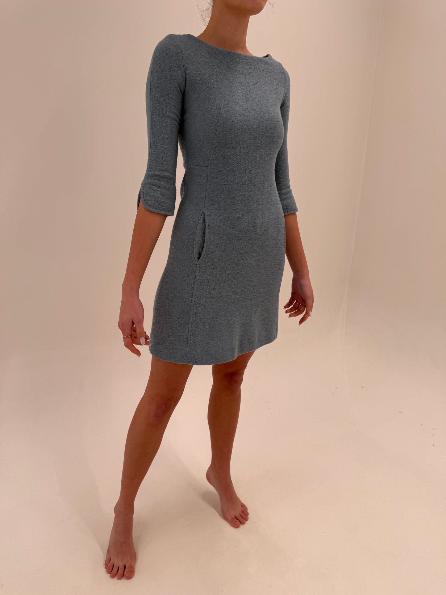 Rochie de brand luxury italian dusty baby blue în croi cambrat