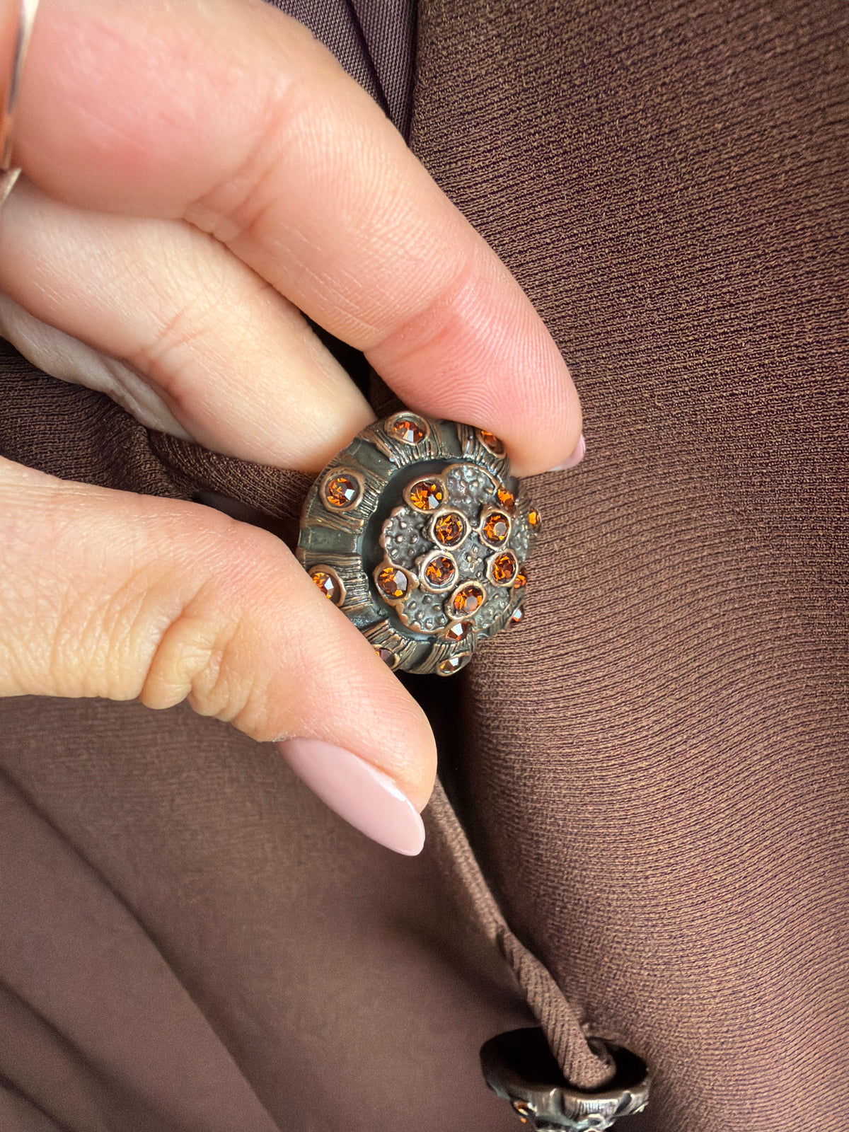 Sacou luxury vintage Pierre Cardin din faille chocolate brown cu nasturi bijuterie