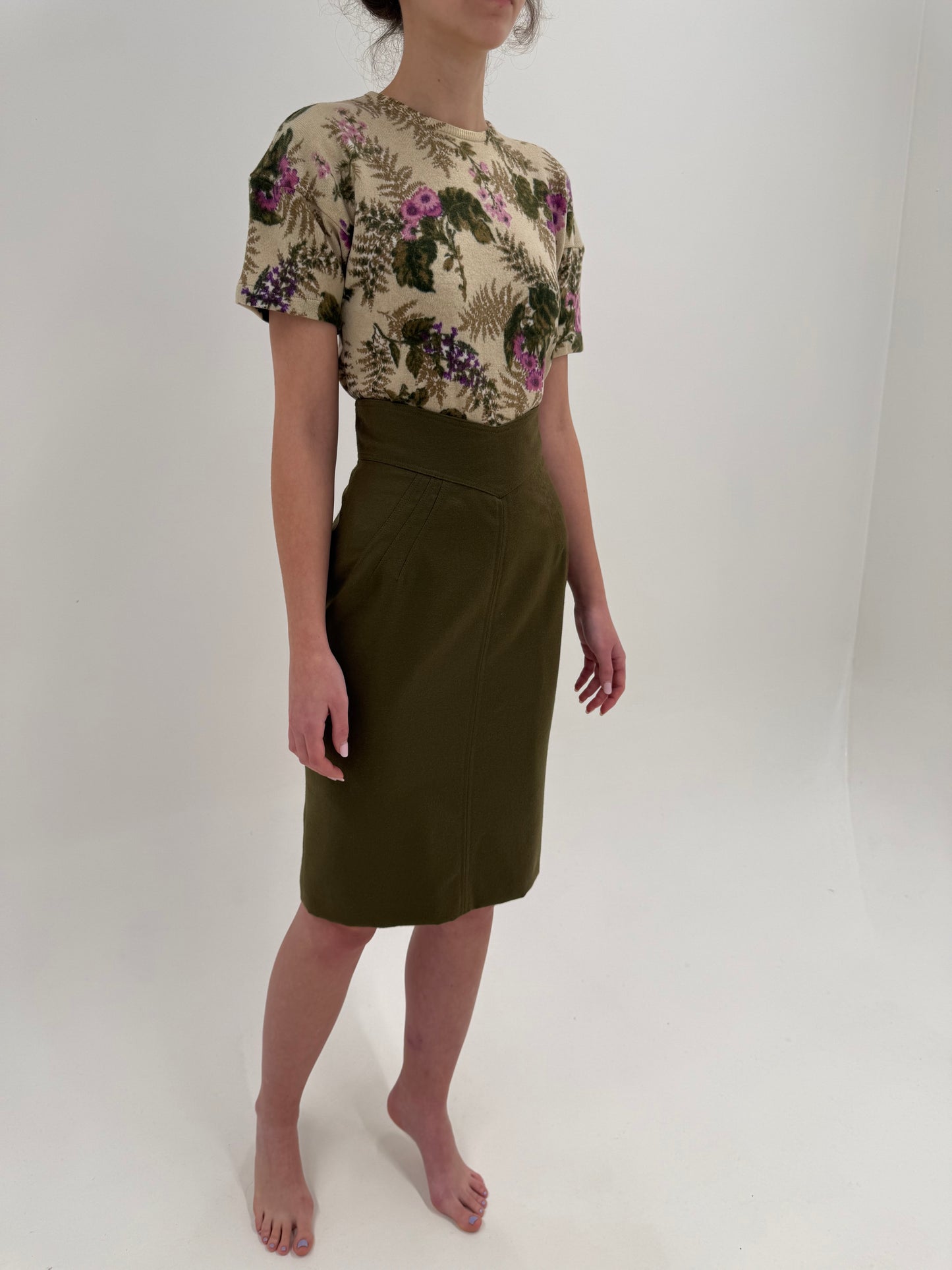 Fustă vintage kaki cu talie ultra marcată și înaltă din lana certificată