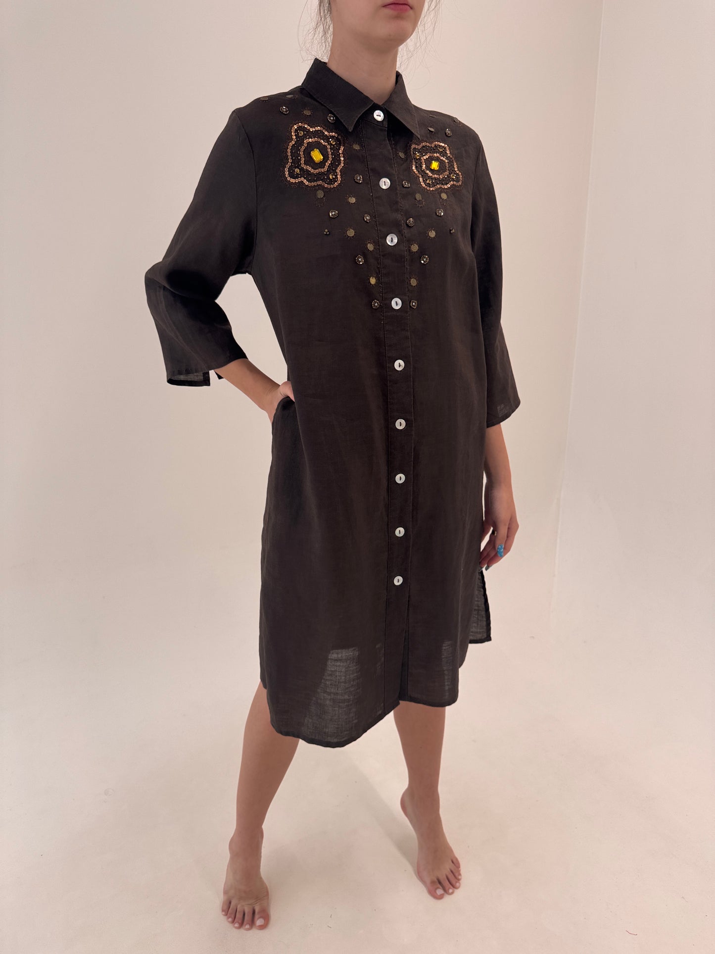 Rochie tip cămașă din in premium chocolate brown cu broderie și aplicații