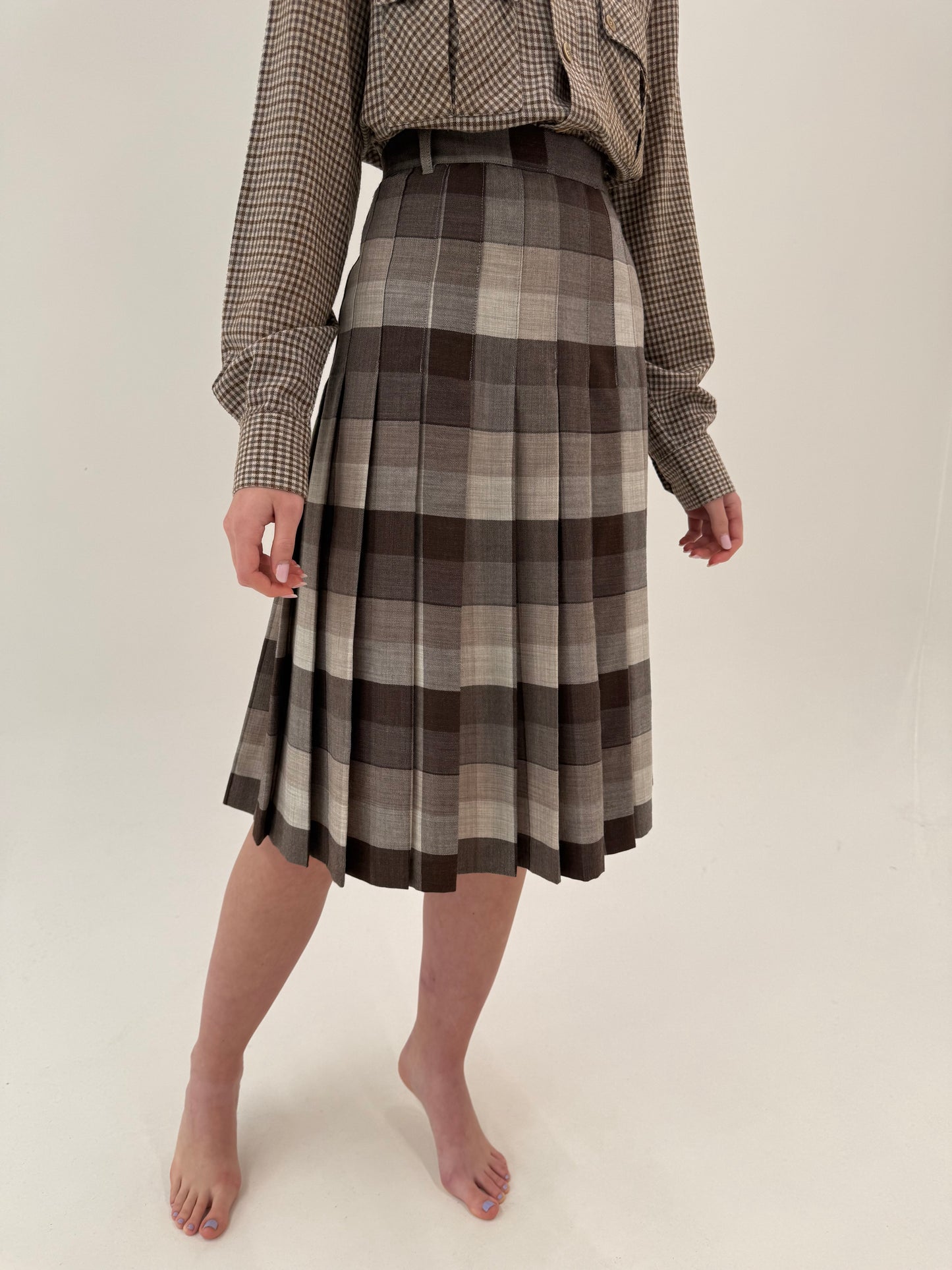 Fustă plisată din lana plină extrafina în combinație superbă de culori neutre