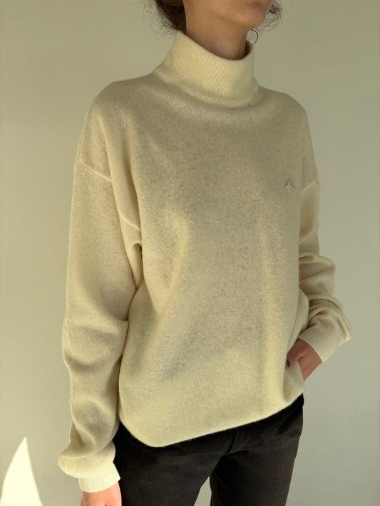 Maletă vintage butter white cu mânecă amplă 80% lana plină extrafina