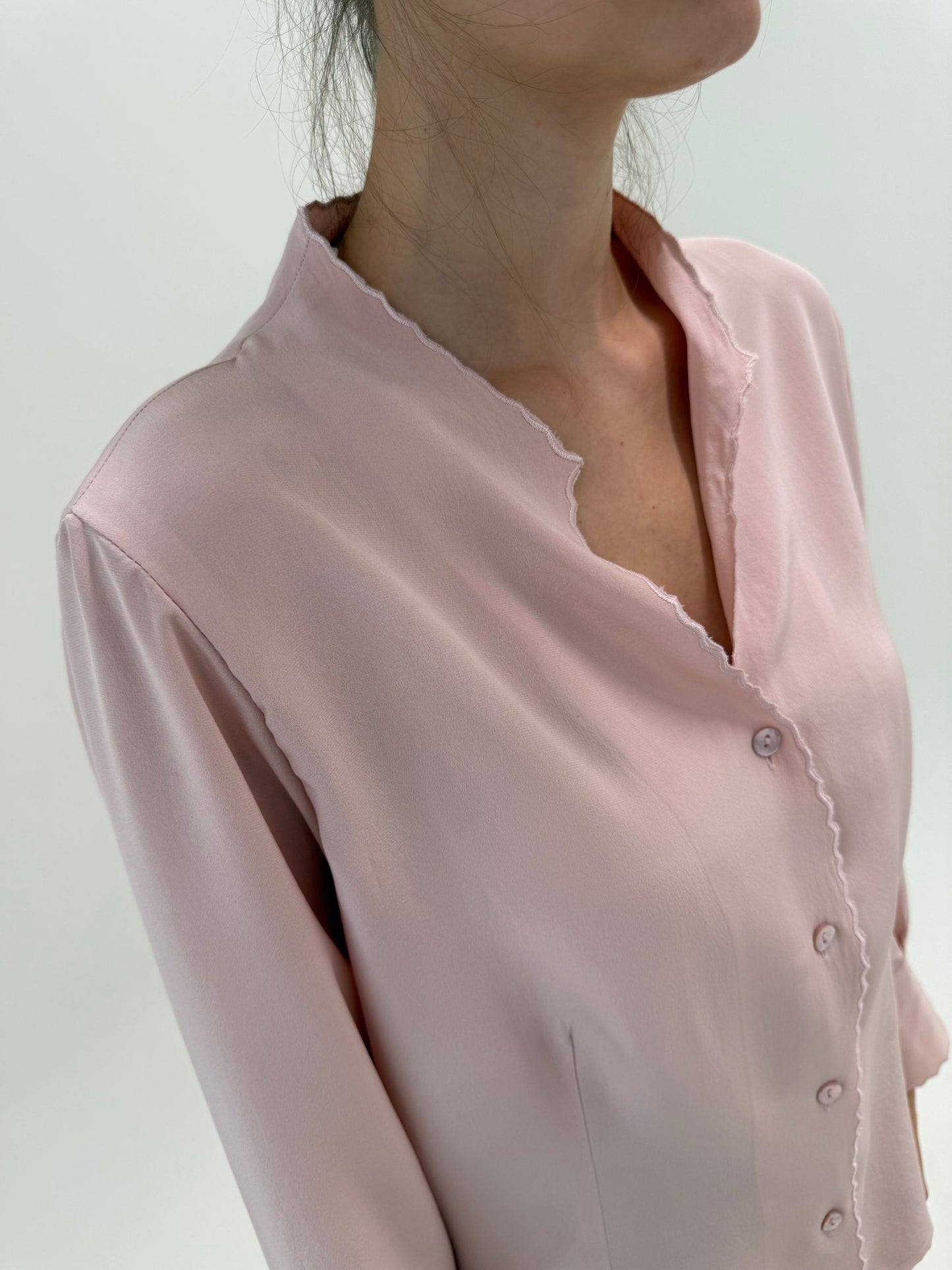 Cămașa vintage din mătase naturală powder Pink cu tivuri brodate
