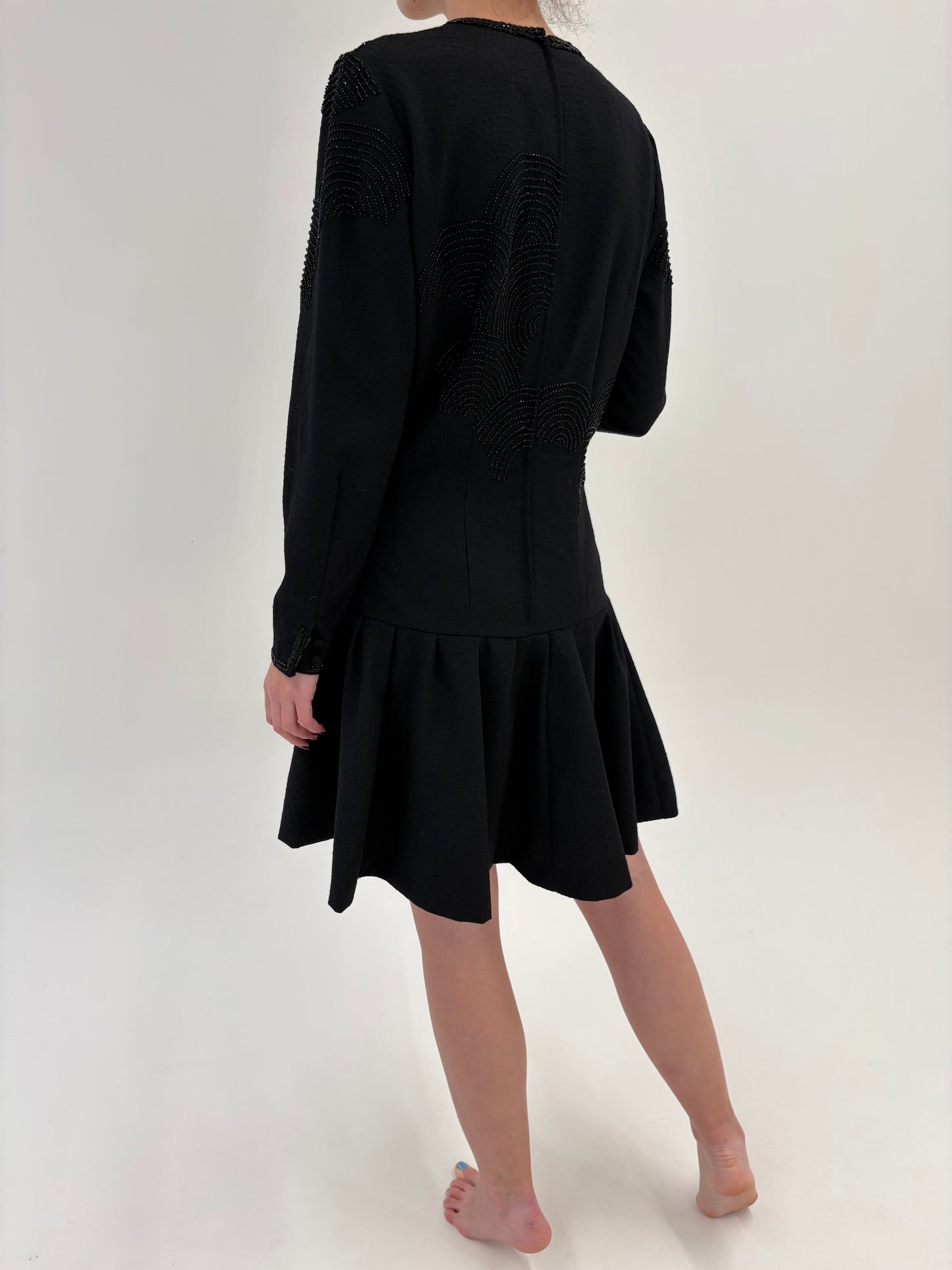 LBD vintage superba high end din lana extrafina cu aplicații