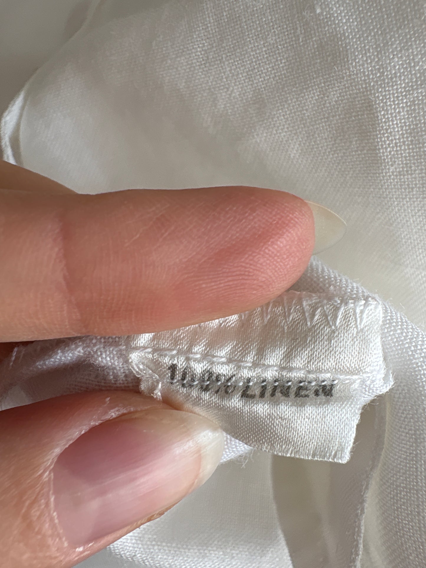 Cămașa bijuterie din in fin cu broderie manuală delicată geometrică