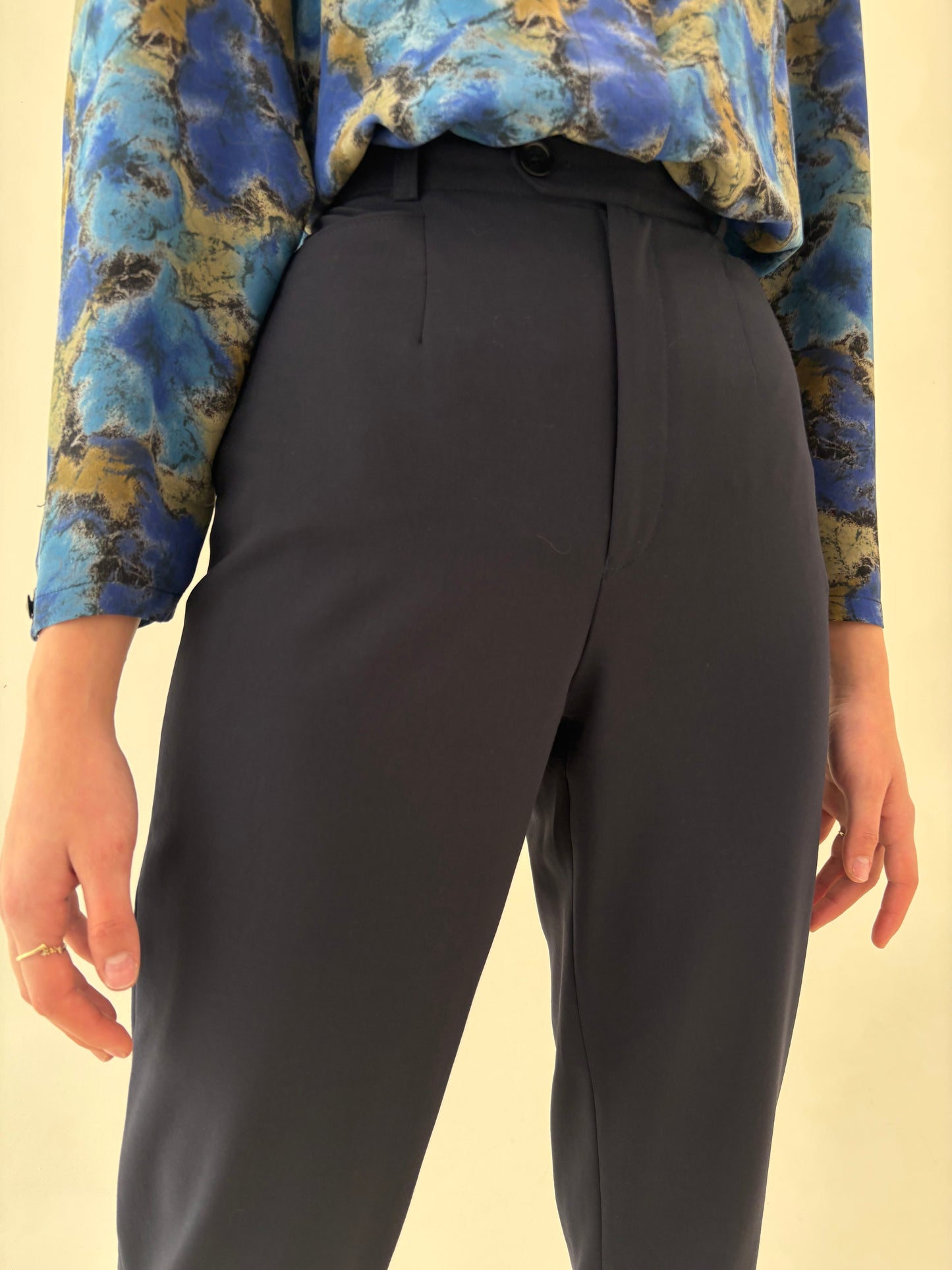 Costum clasic Navy blue din stofita excepțională lightweight
