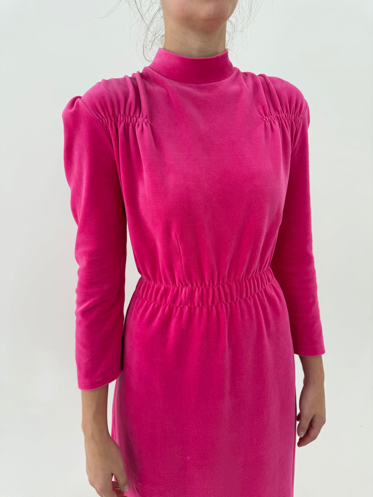 Rochie maxi vintage electric pink din catifea cu talie ultra înaltă marcată