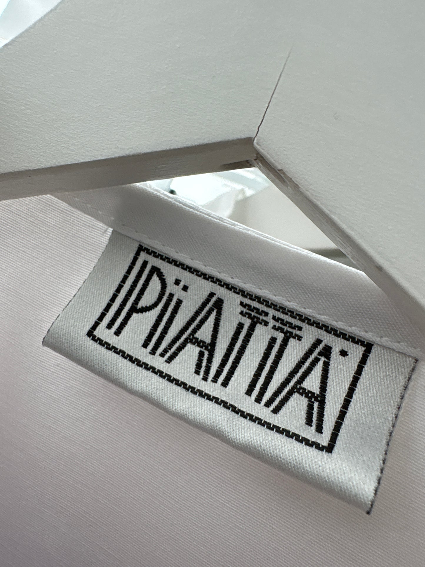 Cămașa vintage italiană cu guler supradimensionat brodat elaborat