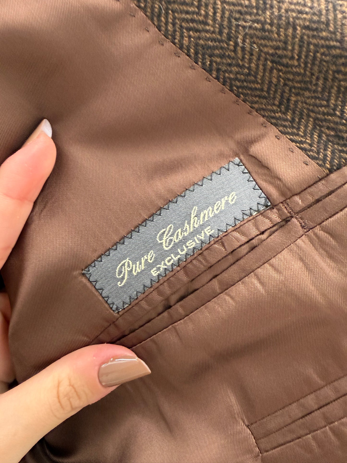 Sacou din stofă 100% cașmir în croi actual camel și negru