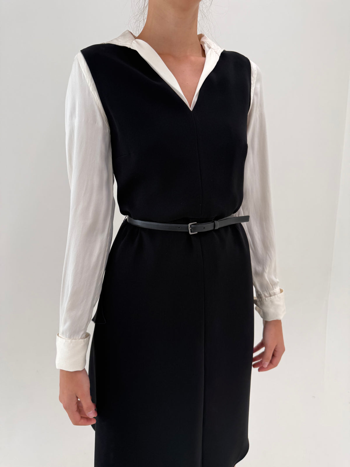 LBD Max Mara de la business la cocktail în bie din crep excepțional în croi chic