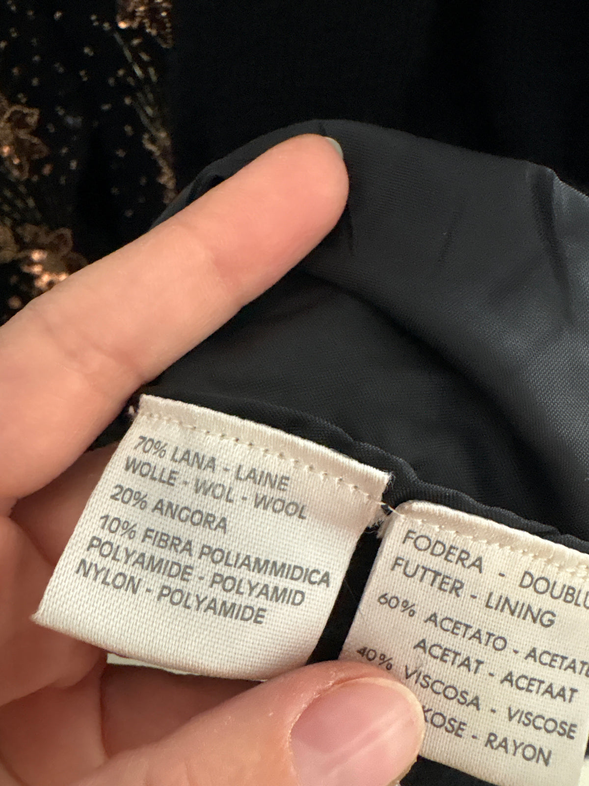 Jacheta neagră bijuterie cu aplicații manuale copper gold din lana cu Angora