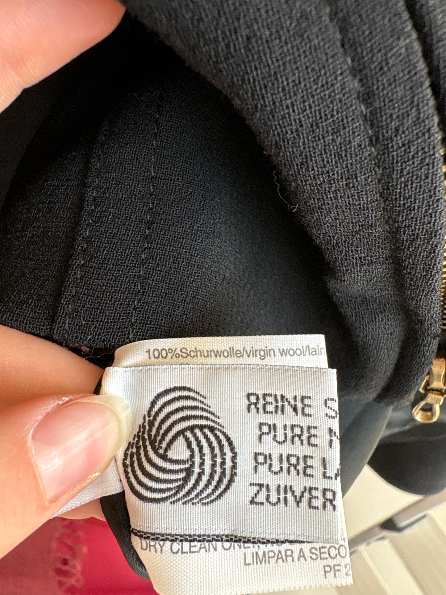 Jacheta de brand luxury vintage Louis Feraud neagră din wool creppe