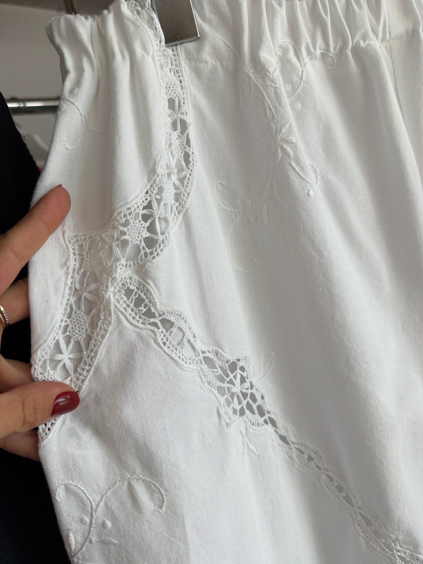 Pantaloni palazzo bijuterie cu broderie manuală excepțională și macrame lucrat manual