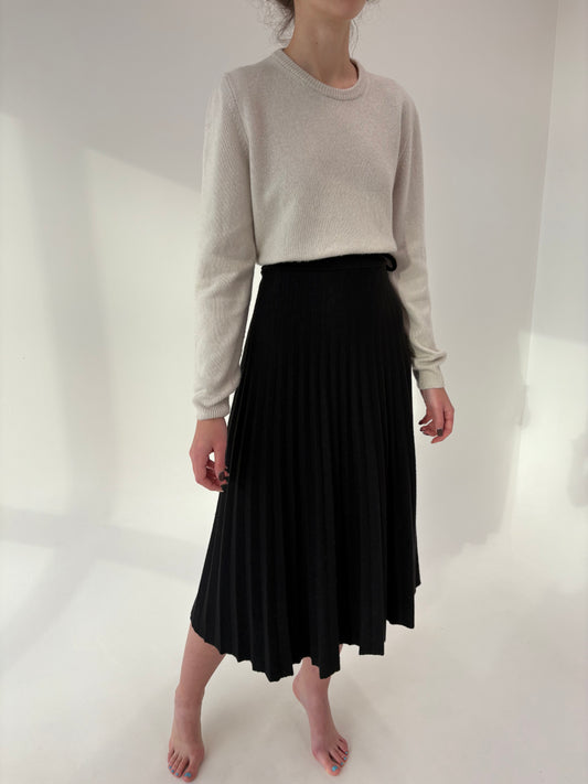 Fustă neagră plisată din tricot extrafina din mix de lana