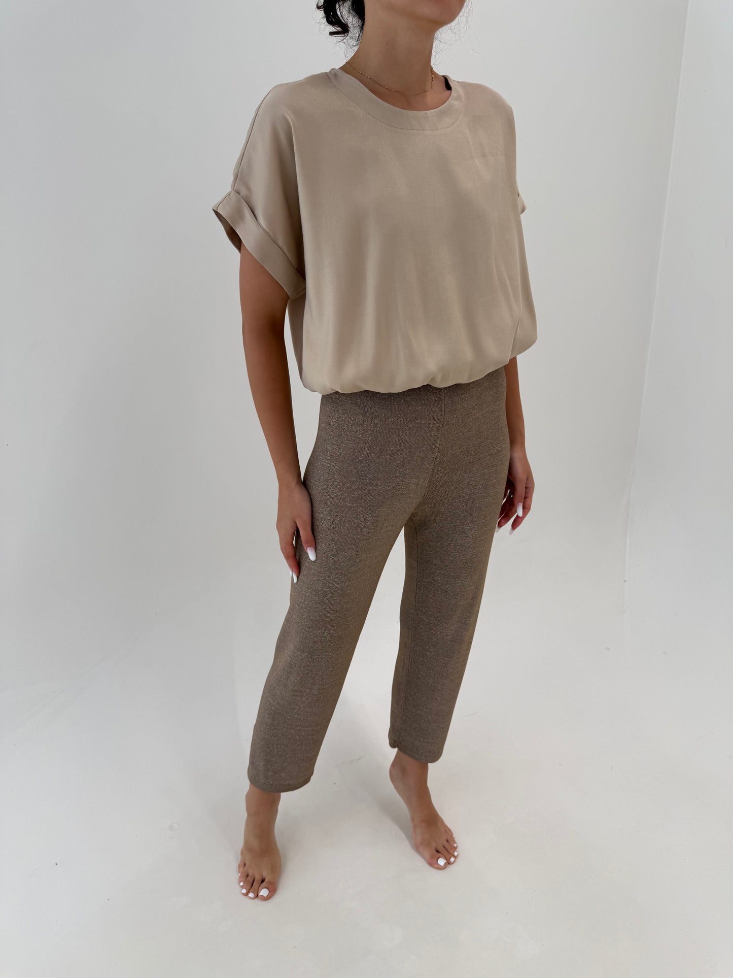 Pantaloni light taupe din jerse excepțional de in cu talie ultra înaltă