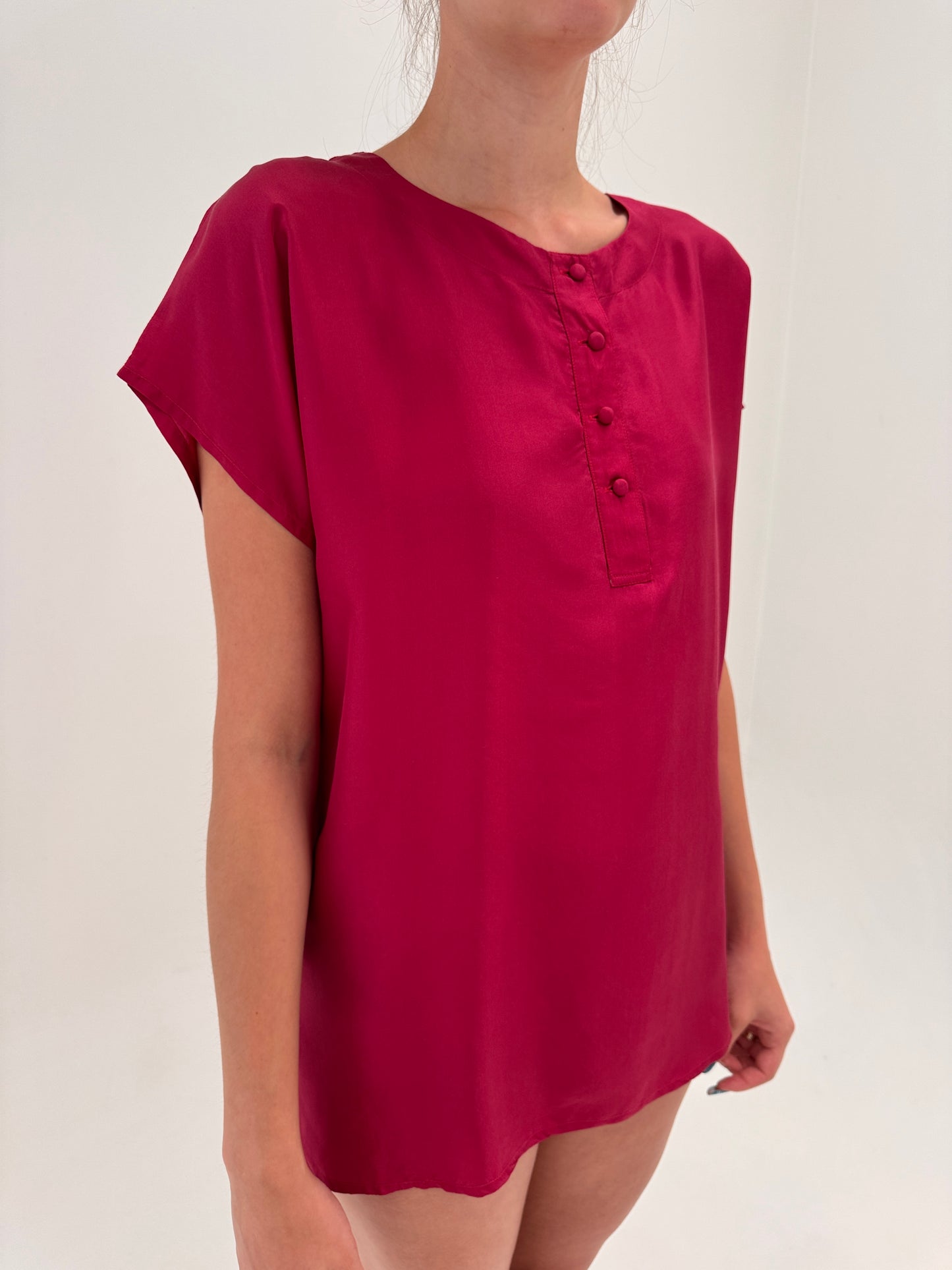Top lejer din mătase naturală ruby red superb în croi lejer