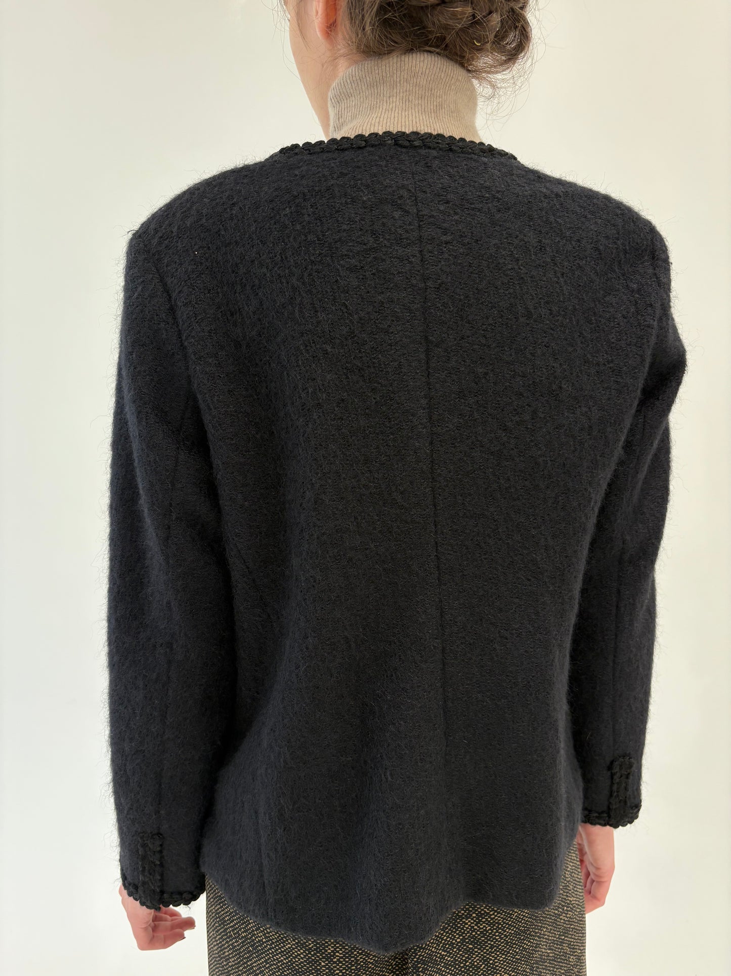 Sacou negru în stil Chanel de designer din baby mohair excepțional
