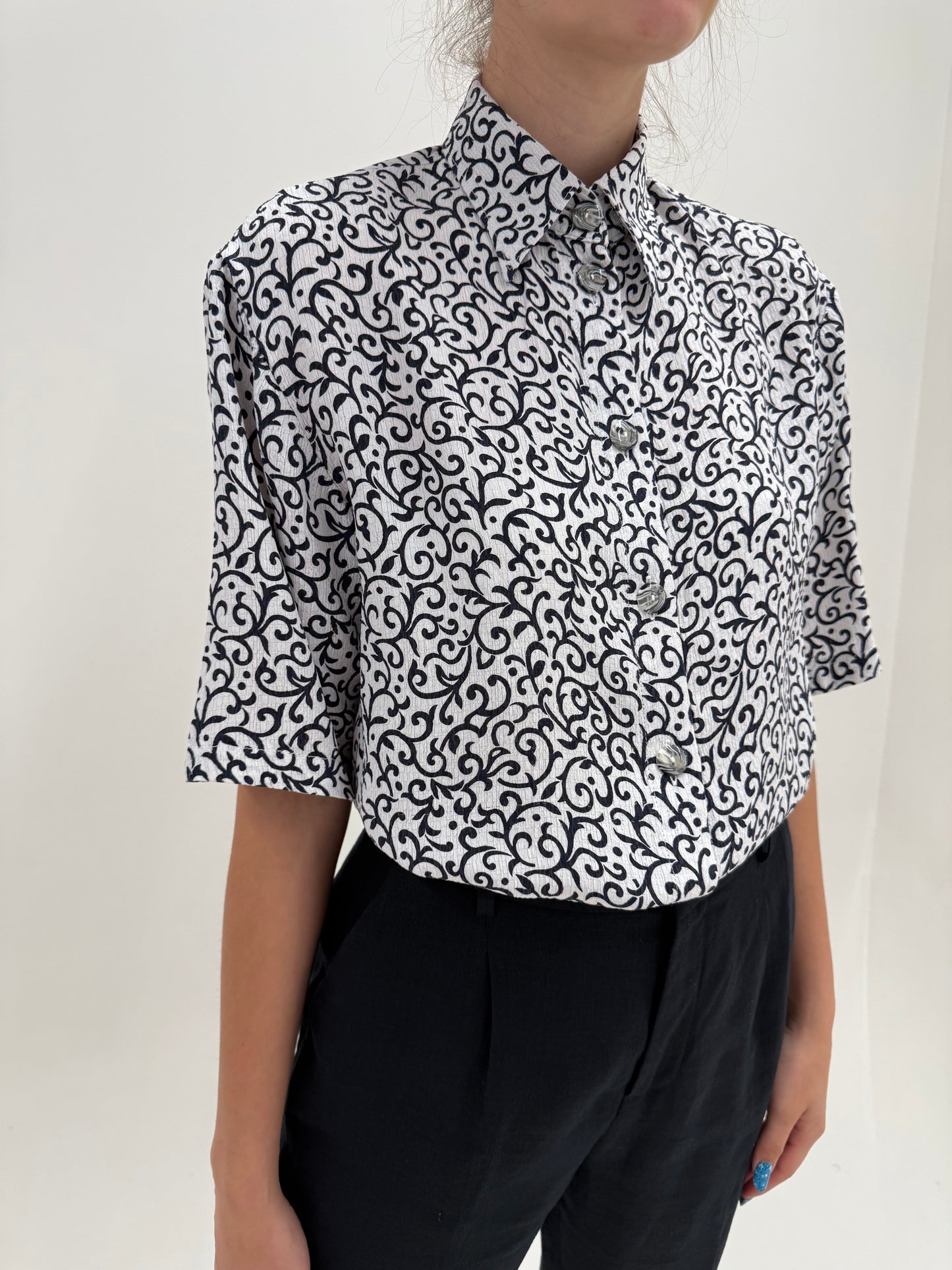 Cămașa din mătase naturală texturata cu print Navy organic stilizat