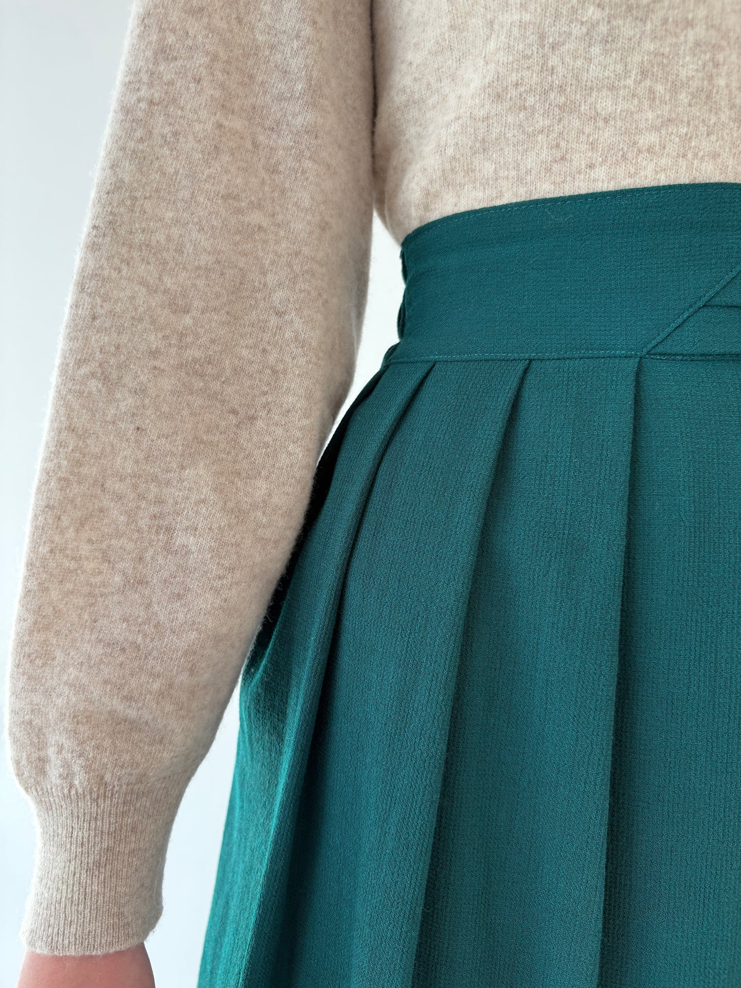 Fustă vintage verde superb din lana extrafina excepțională