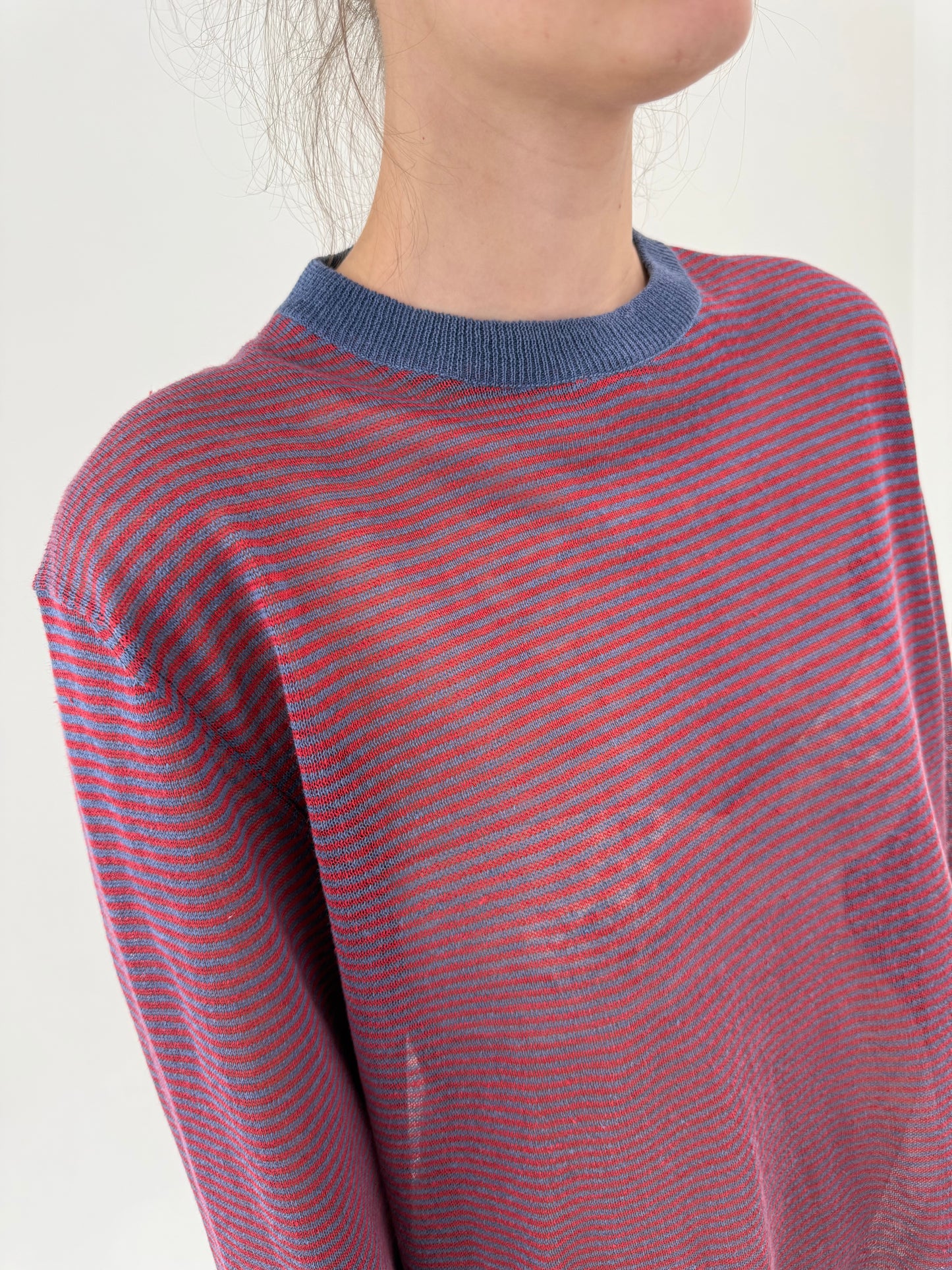 Soft knit din jerse 100% de in burgundy cu dungi fine Navy
