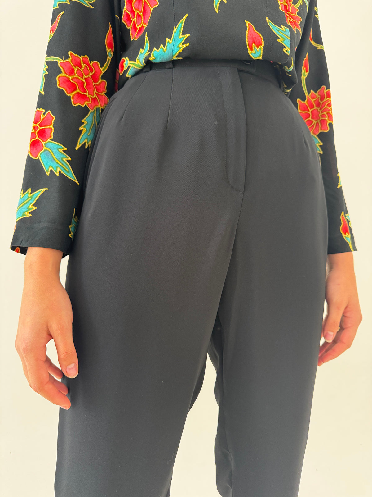 Pantaloni business negri de toamnă cu talie ultra înaltă din twill plin