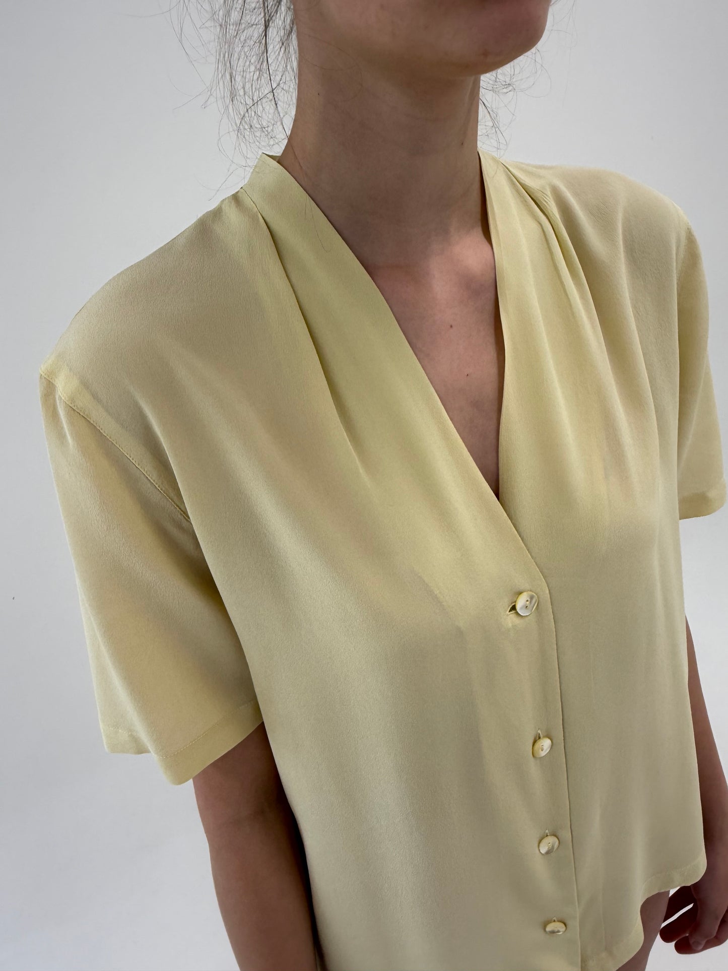 Top italian din mătase naturală butter yellow