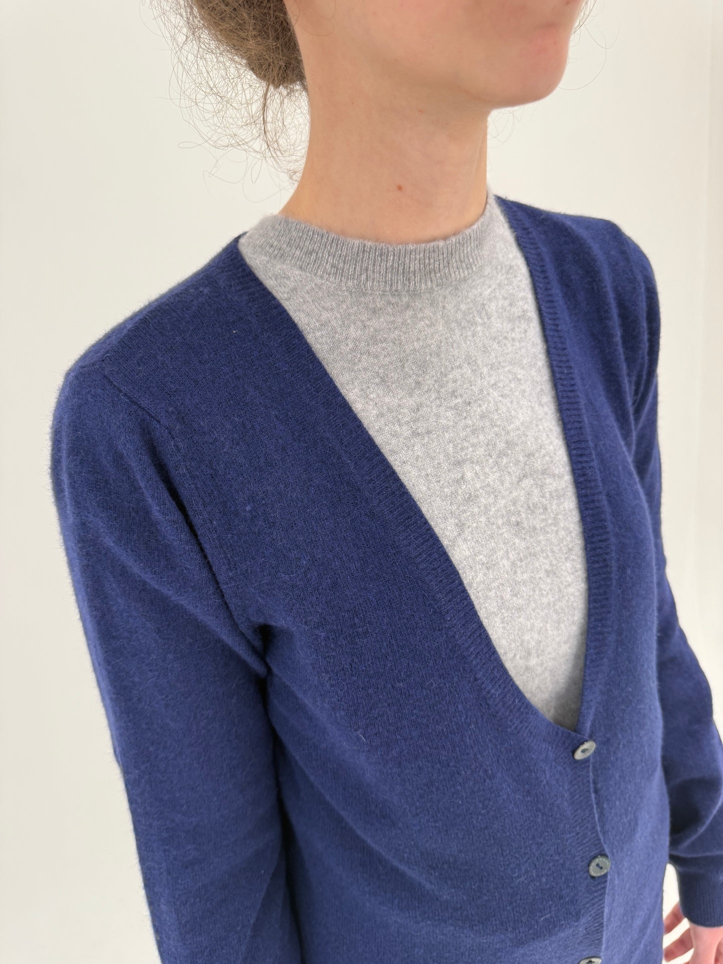 Cardigan albastru cerneală din lana extrafina de gramaj mare