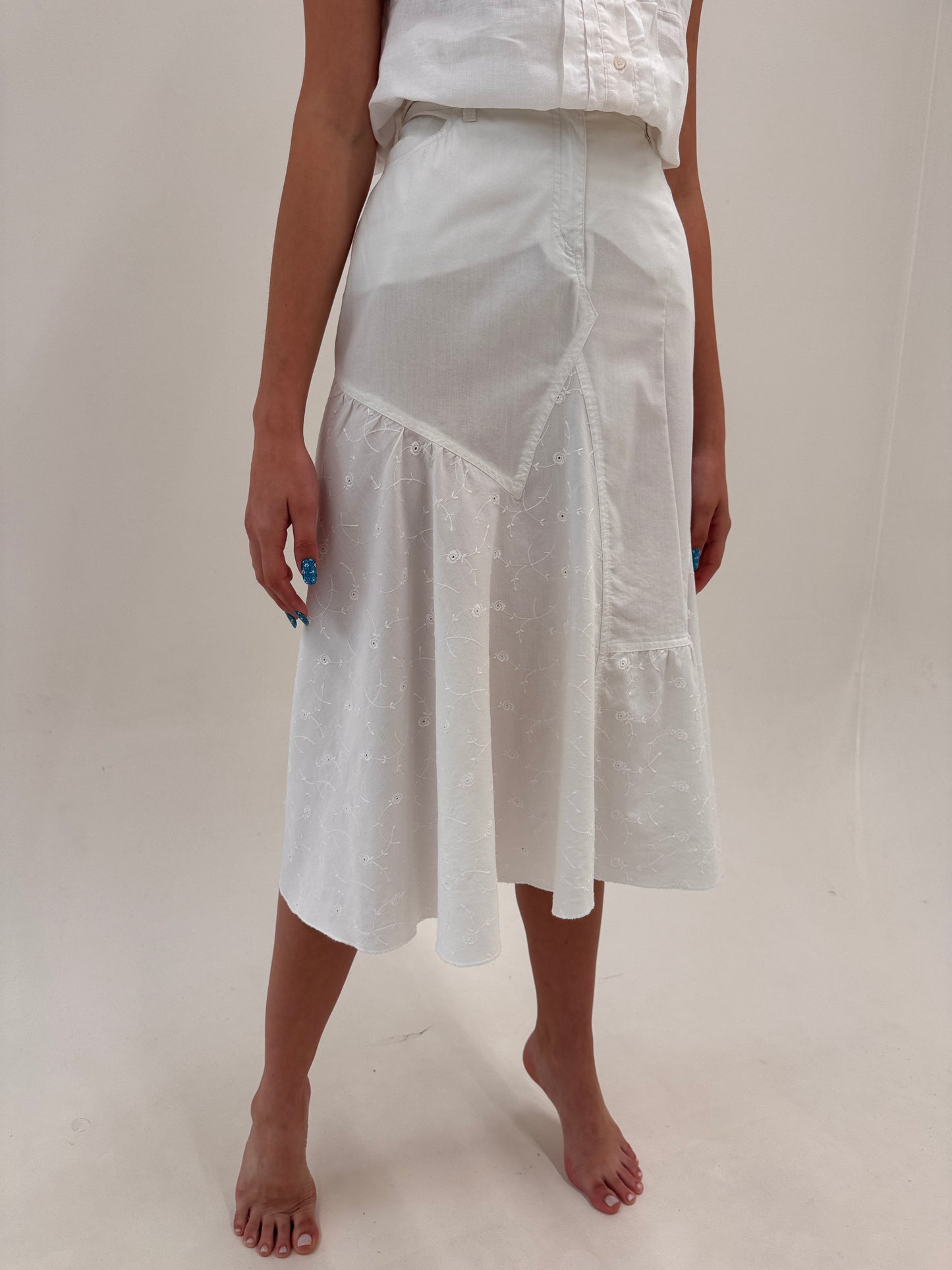 Fustă în croi elaborat de brand luxury vintage italian Krizia midi lung cu broderie anglaise