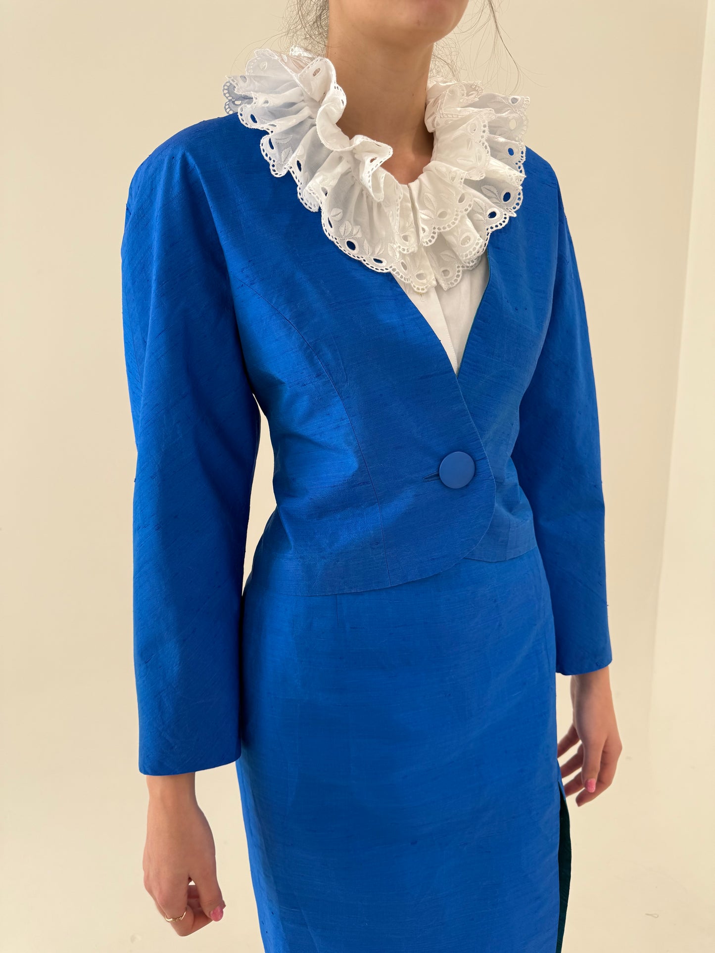 Deux piece din mătase naturală dupioni albastru regal de la zi la seară