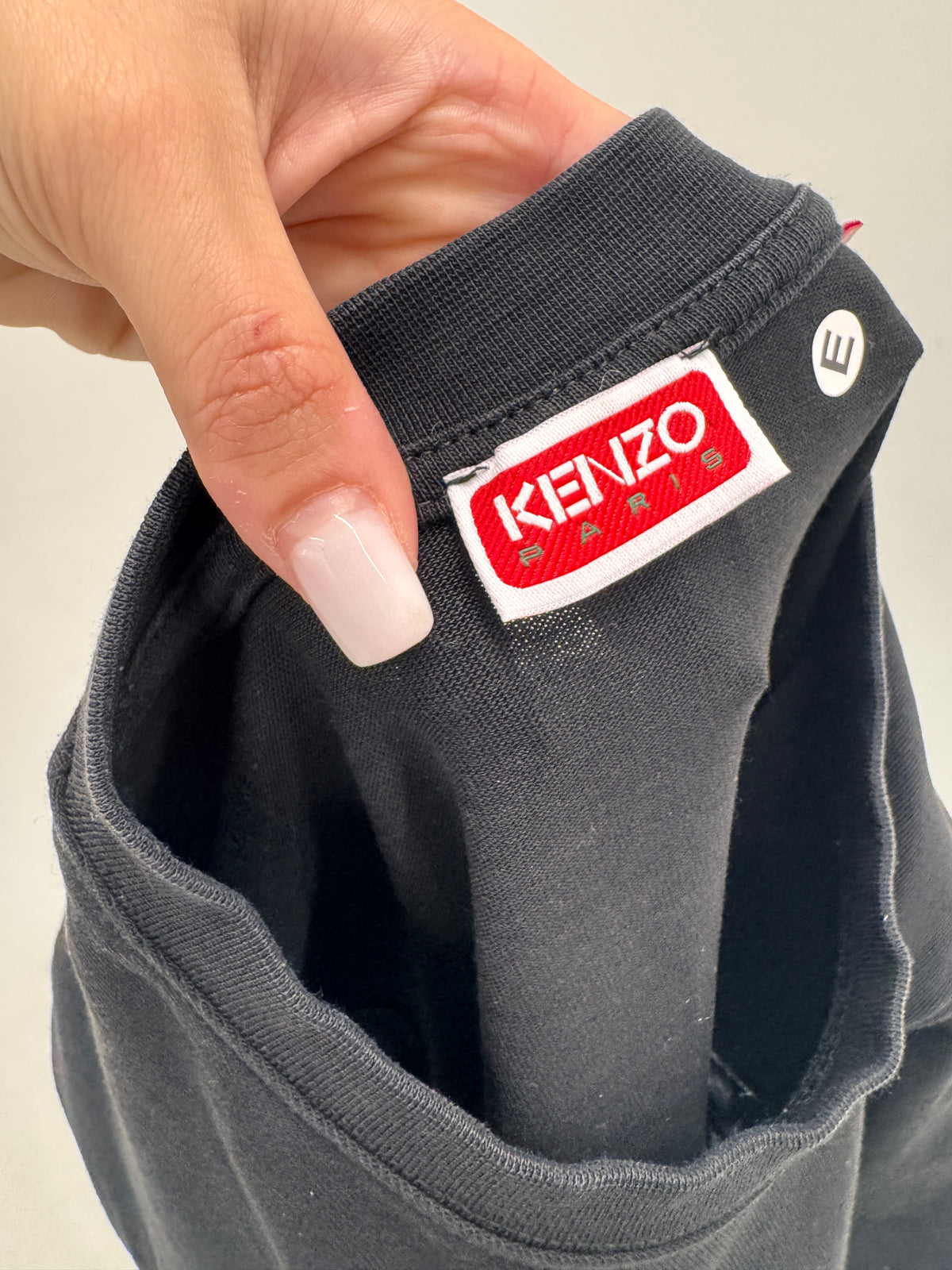 Top negru Kenzo cu logoul brodat din bumbac premium