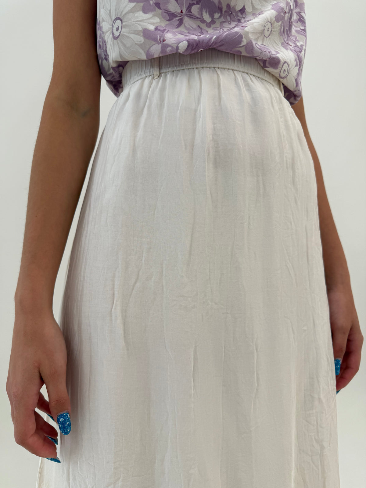 Fustă maxi din mătase naturală off white cu talie ultra înaltă elastică