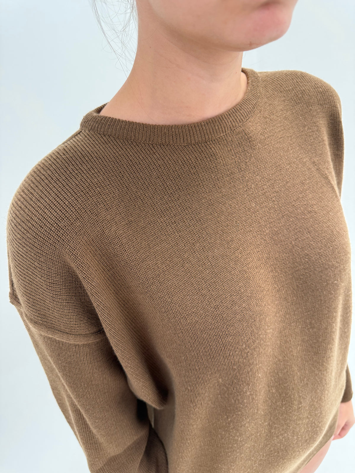 Pulover Mondi by Escada spectaculos caramel brown cu manșete ultra înalte