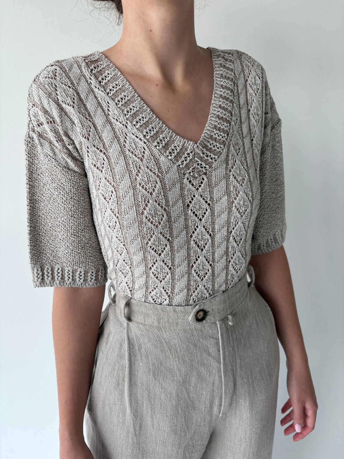 Top premium nude cu ivorie din jerse dantelat de vară