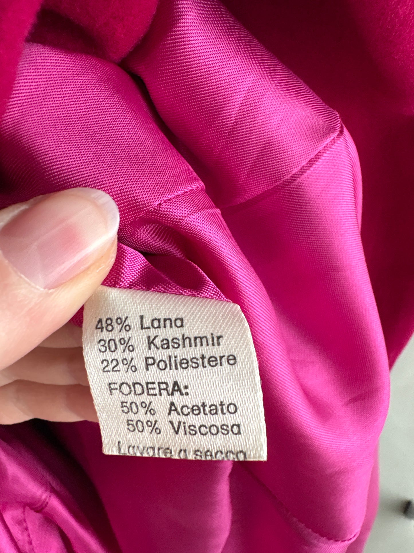 Palton magenta cambrat din stofă excepțională de lana cu cașmir